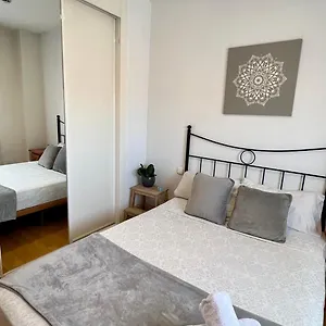 Deyanira Suite, Aeropuerto, Ifema Apartment